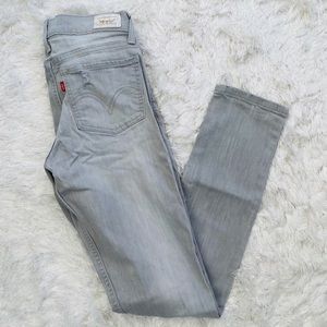 Levi’s 524 Too Superlow Skinny Jeans in Light Gray
